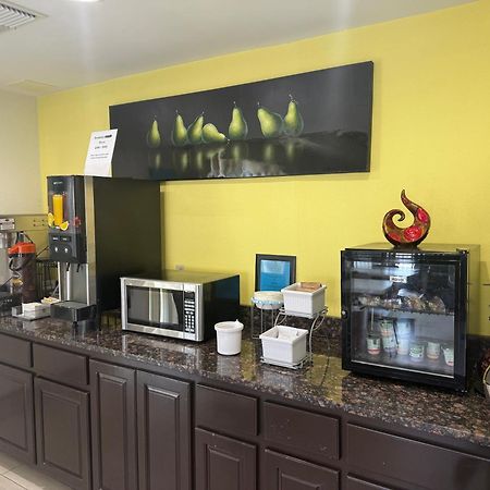 Motel Super 8 By Wyndham Petersburg Zewnętrze zdjęcie
